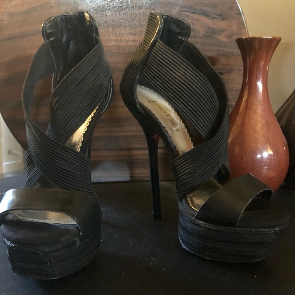 Black BEBE high heel - Picture 2 of 3